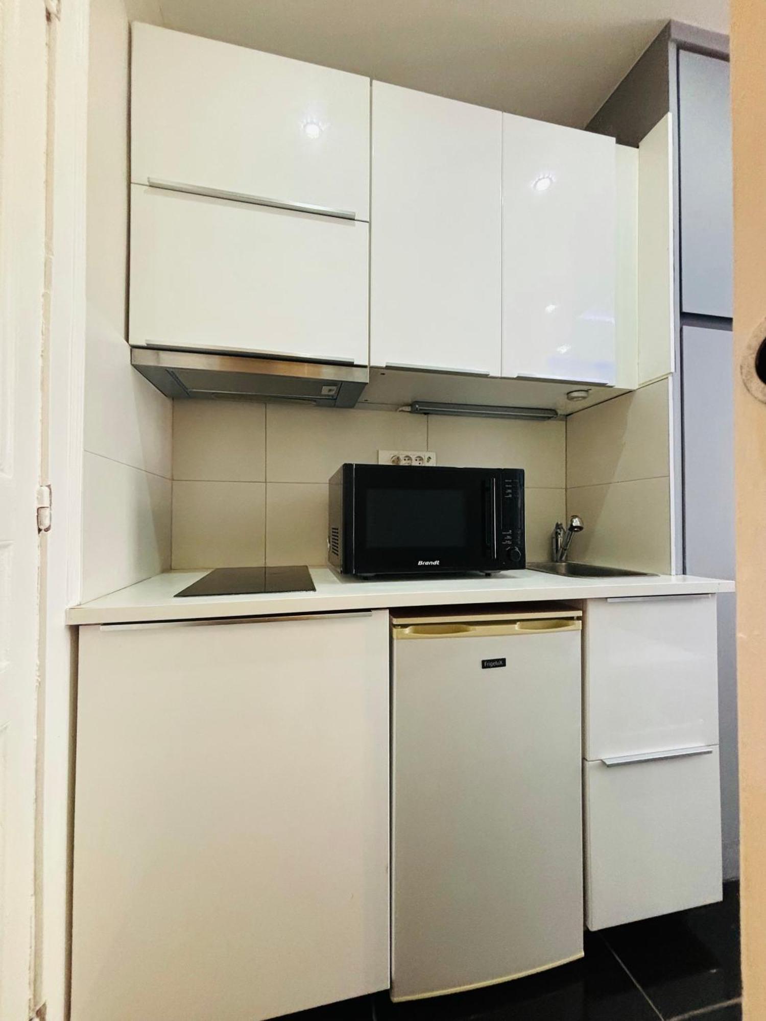 Appartement Coquet En Plein Coeur De Montmartre Paris Eksteriør bilde